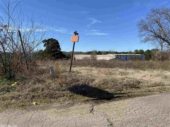 2350 E Oak St, Conway, AR 72032